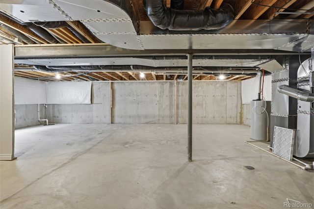 16308 Adelaide Drive, Macomb Township, MI 48044