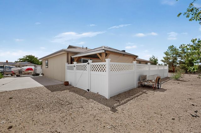 811 Orbit Court SE, Rio Rancho, NM 87124