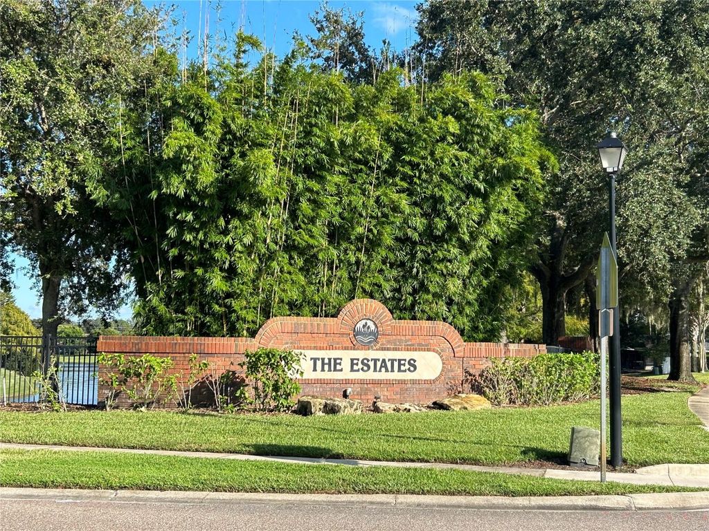 Image 6 of property listing at 12801 BEN ROGERS COURT, Orlando, FL 32828