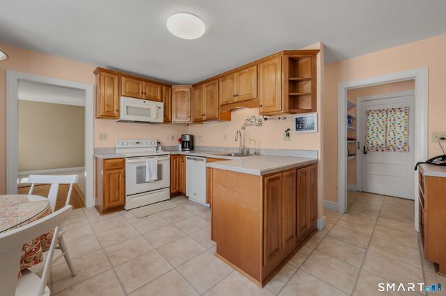 37 Gardner Avenue, New London, CT 06320