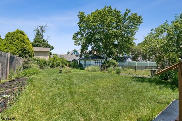 17 Wellington Ave, West Orange Twp., NJ 07052