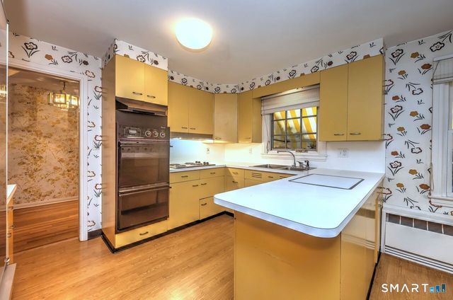 814 Grassy Hill Road, Orange, CT 06477