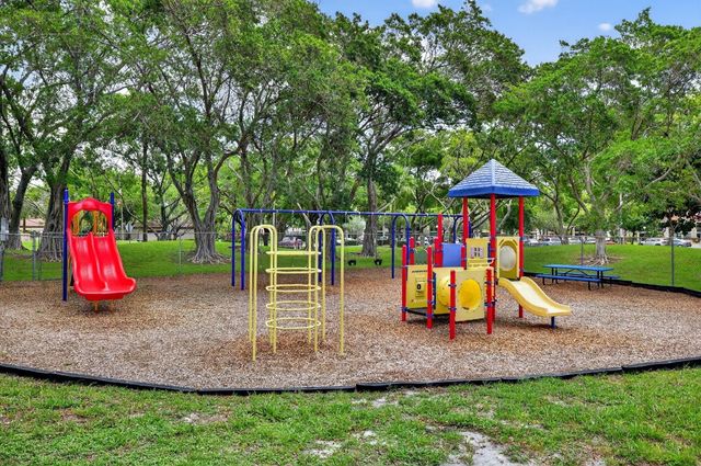 2312 S Cypress Bend Drive 405, Pompano Beach, FL 33069