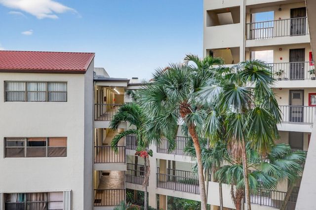 2312 S Cypress Bend Drive 405, Pompano Beach, FL 33069