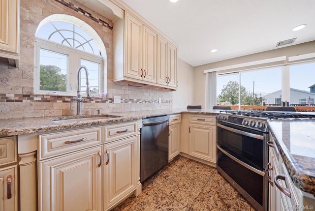 3 Marjorie Lane, East Rockaway, NY 11518