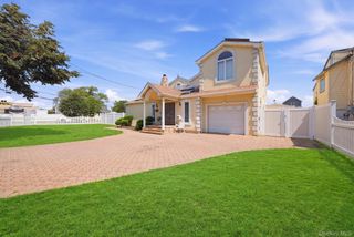 3 Marjorie Lane, East Rockaway, NY 11518