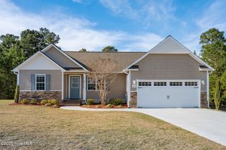 223 Lockwood Court, Hubert, NC 28539