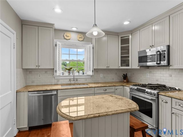 4411 S Willetta Dr, Richmond, VA 23221