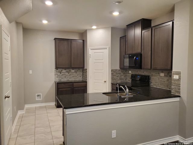 576 VALLEY GARDEN, New Braunfels, TX 78130