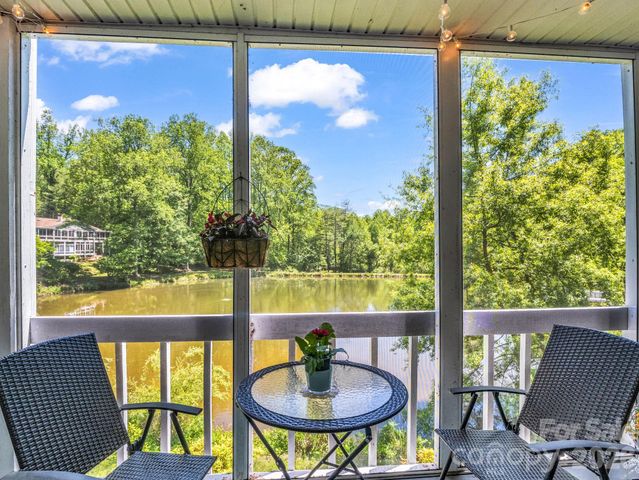 68 Lakeview Court, Brevard, NC 28712