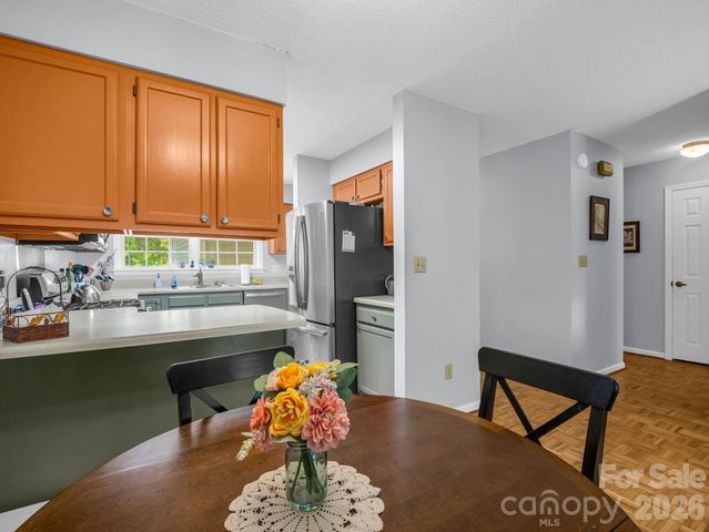 68 Lakeview Court, Brevard, NC 28712