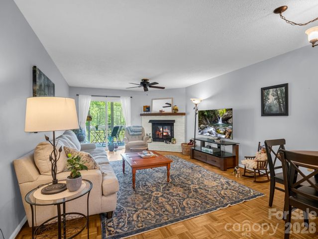 68 Lakeview Court, Brevard, NC 28712