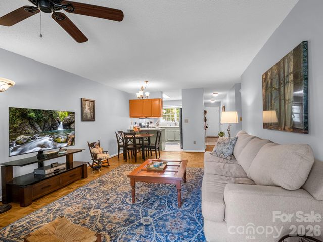 68 Lakeview Court, Brevard, NC 28712
