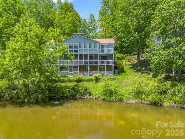 68 Lakeview Court, Brevard, NC 28712