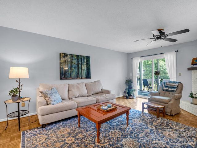 68 Lakeview Court, Brevard, NC 28712