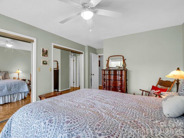 68 Lakeview Court, Brevard, NC 28712