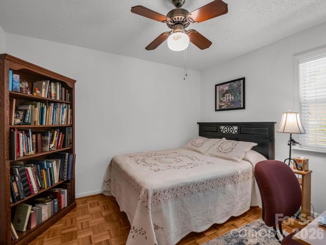 68 Lakeview Court, Brevard, NC 28712