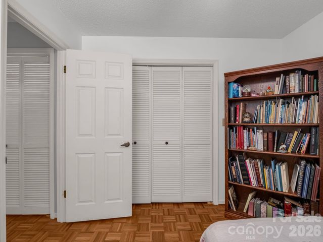 68 Lakeview Court, Brevard, NC 28712