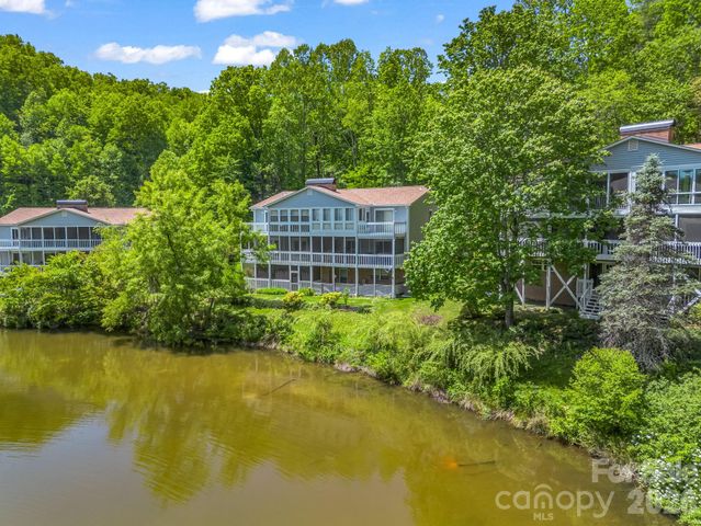 68 Lakeview Court, Brevard, NC 28712