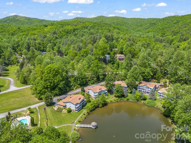 68 Lakeview Court, Brevard, NC 28712