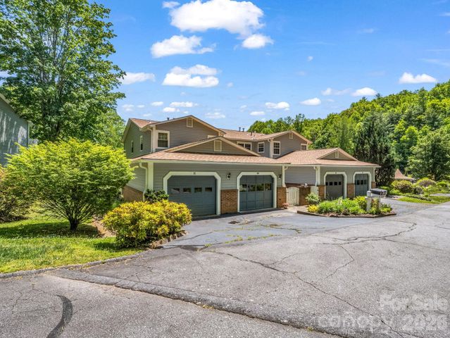 68 Lakeview Court, Brevard, NC 28712