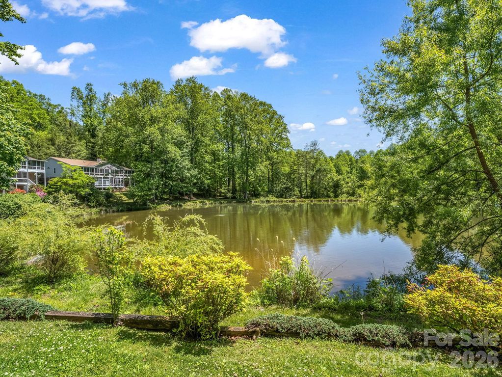 68 Lakeview Court, Brevard, NC 28712