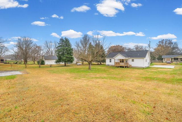 205 Maple St, Adams, TN 37010