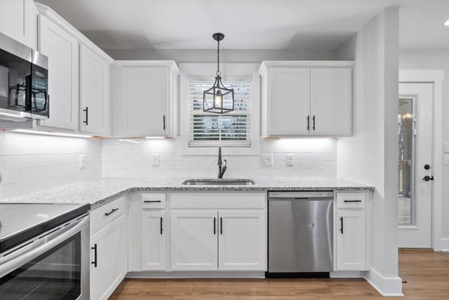 205 Maple St, Adams, TN 37010