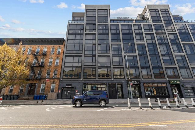 1112 44th Dr Apt 2A, New York City, NY 11101
