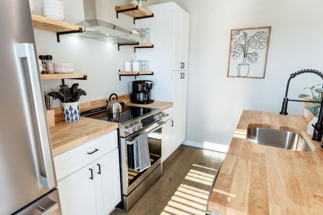 1058 Shady Lane, Gilchrist, TX 77617