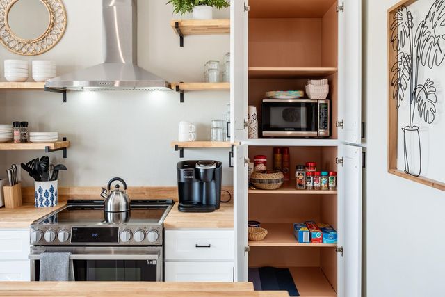 1058 Shady Lane, Gilchrist, TX 77617