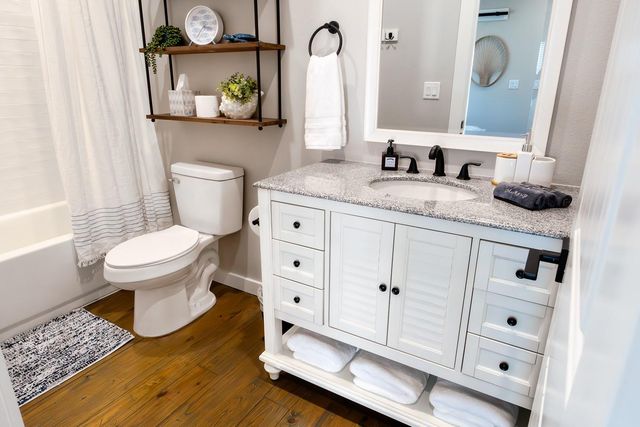 1058 Shady Lane, Gilchrist, TX 77617