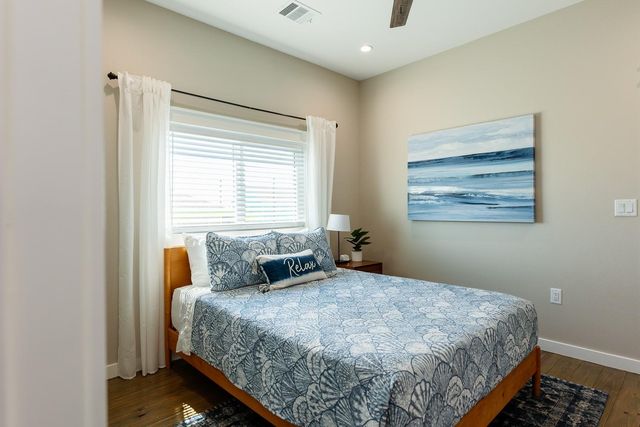 1058 Shady Lane, Gilchrist, TX 77617