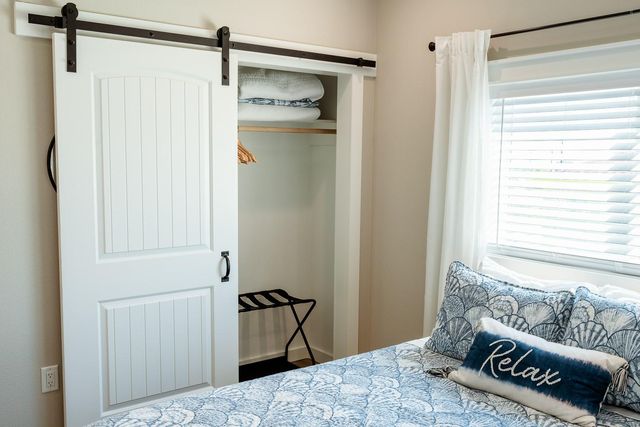 1058 Shady Lane, Gilchrist, TX 77617