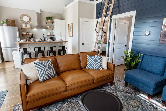 1058 Shady Lane, Gilchrist, TX 77617