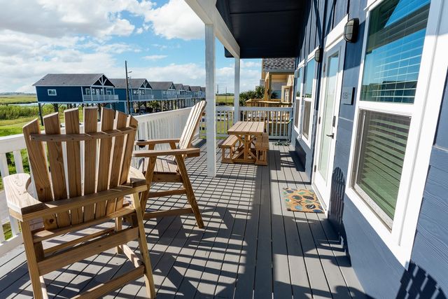 1058 Shady Lane, Gilchrist, TX 77617