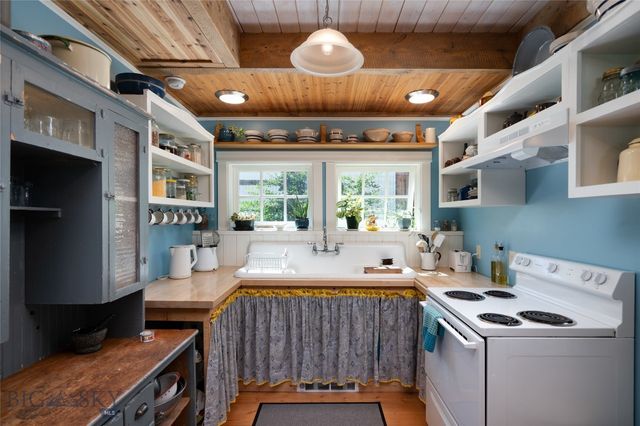 115 W Cover Street, Virginia City, MT 59755