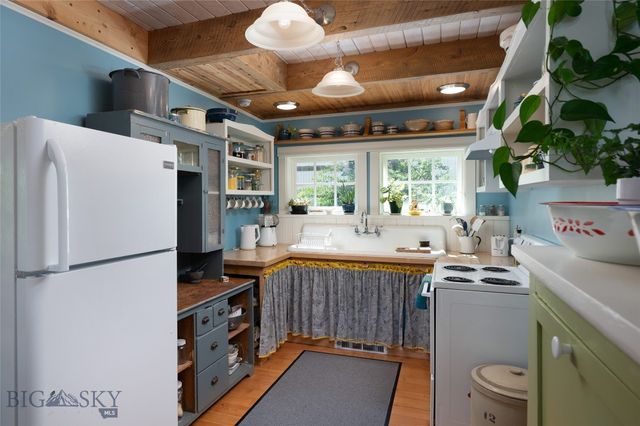 115 W Cover Street, Virginia City, MT 59755