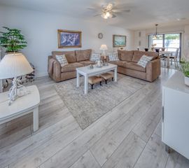 815 Andrew Redding Road 401, Lantana, FL 33462