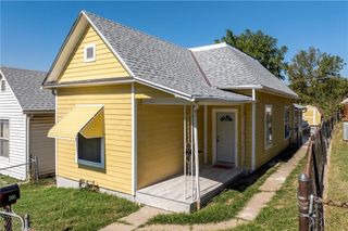 205 E Kansas Avenue, St Joseph, MO 64504