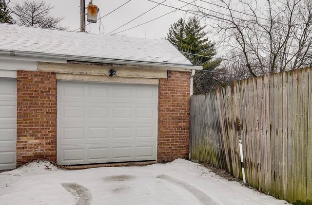 617 Waukegan Road, Deerfield, IL 60015