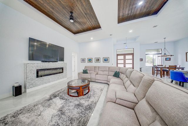 11165 Tangerine Boulevard, West Palm Beach, FL 33412