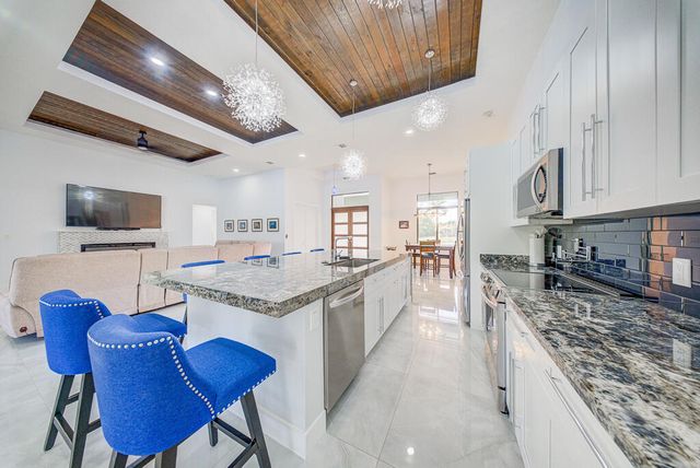 11165 Tangerine Boulevard, West Palm Beach, FL 33412