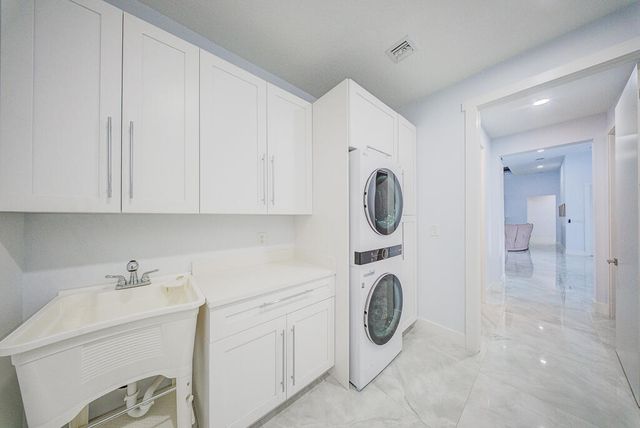 11165 Tangerine Boulevard, West Palm Beach, FL 33412