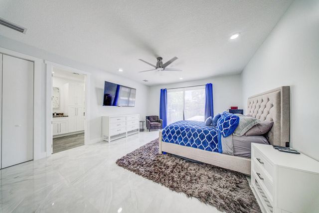 11165 Tangerine Boulevard, West Palm Beach, FL 33412