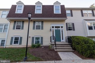 35 PICKERING CT #35-02, Germantown, MD 20874