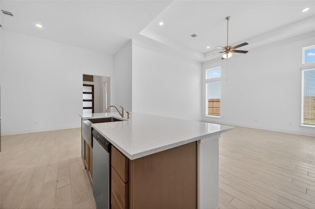 13613 Windward Mist Drive, Texas City, TX 77568