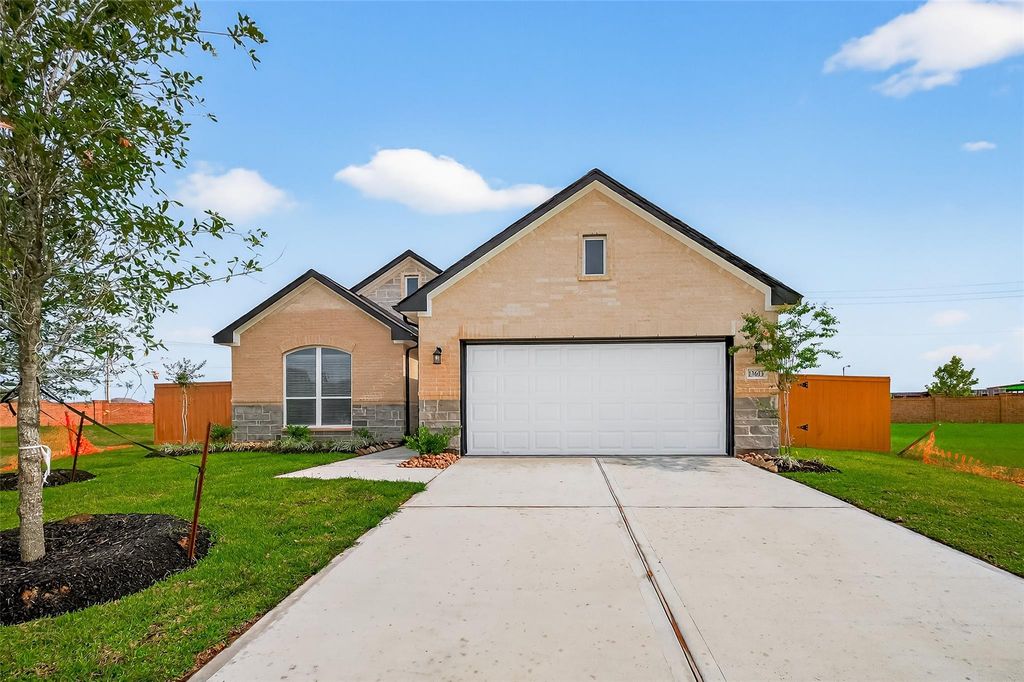 13613 Windward Mist Drive, Texas City, TX 77568