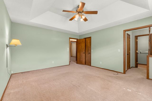 3237 S Kings Avenue, Springfield, MO 65807