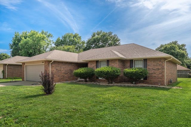 3237 S Kings Avenue, Springfield, MO 65807